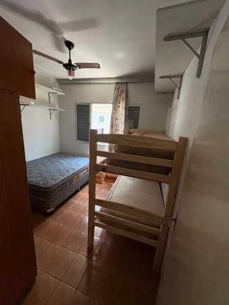 Segundo quarto com beliche confortável para até 8 hóspedes